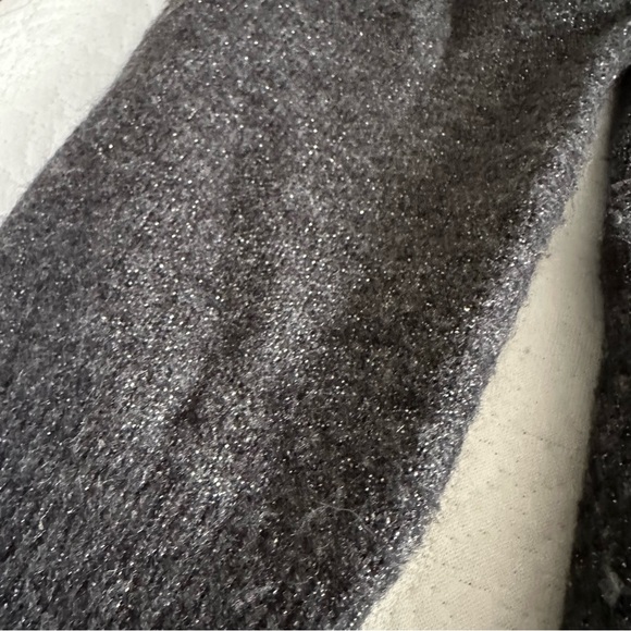 Banana Republic size Large, Grey and Silver Metallic Sweater - Picture 4 of 6